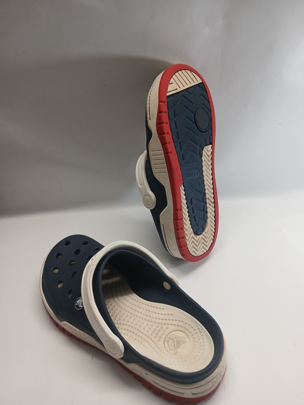 CROCS Navy and White Clog with Red Sole - Picture 10 of 14